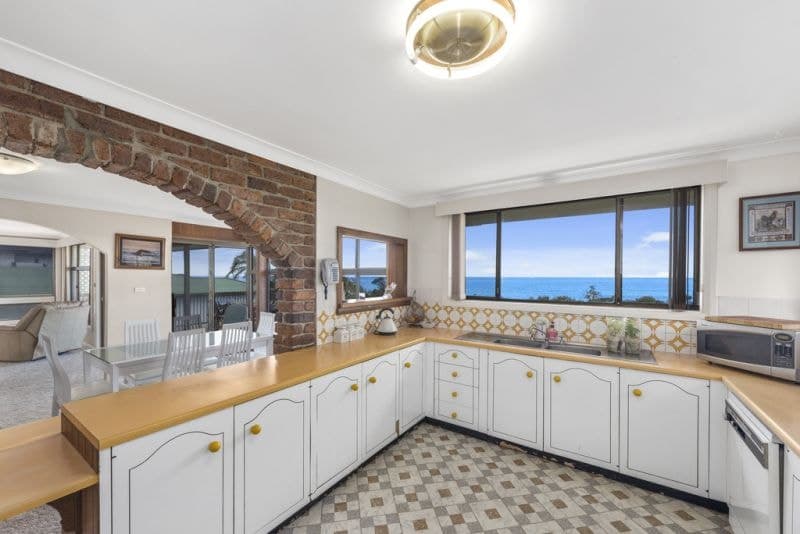 9 Sapphire Crescent SAPPHIRE BEACH NSW, Sapphire Beach - Thumbnail 8