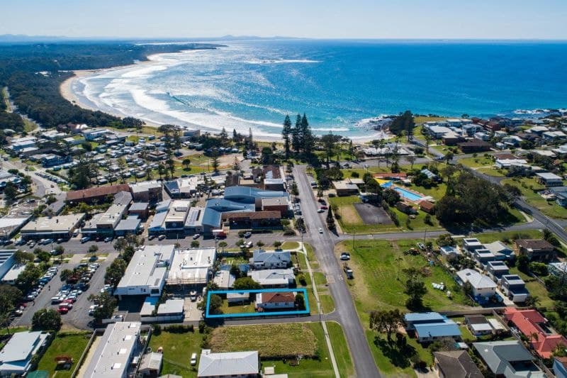 18 Queen Street WOOLGOOLGA NSW, Woolgoolga - Image 1