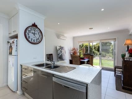 69 Vaucluse Boulevard, Sanctuary Lakes, VIC, 3030, Sanctuary Lakes - Thumbnail 4