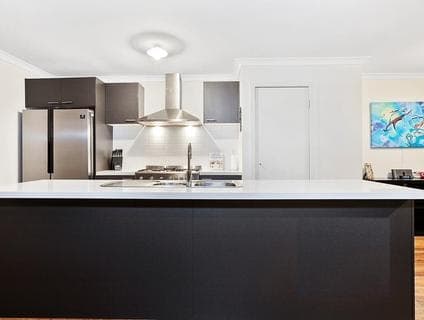 28 Embleton Chase, Melton South, VIC, 3338, Melton South - Thumbnail 2