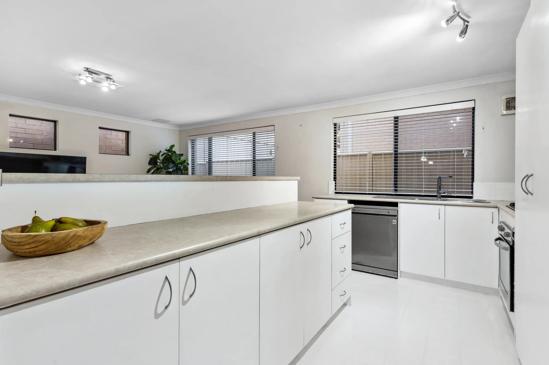 6/27 Falkirk Avenue, MAYLANDS WA 6051, Bayswater - Thumbnail 4