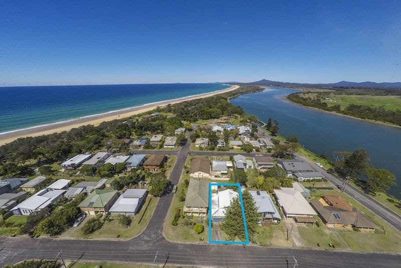 15 Johnson Avenue MYLESTOM NSW, Mylestom - Thumbnail 2