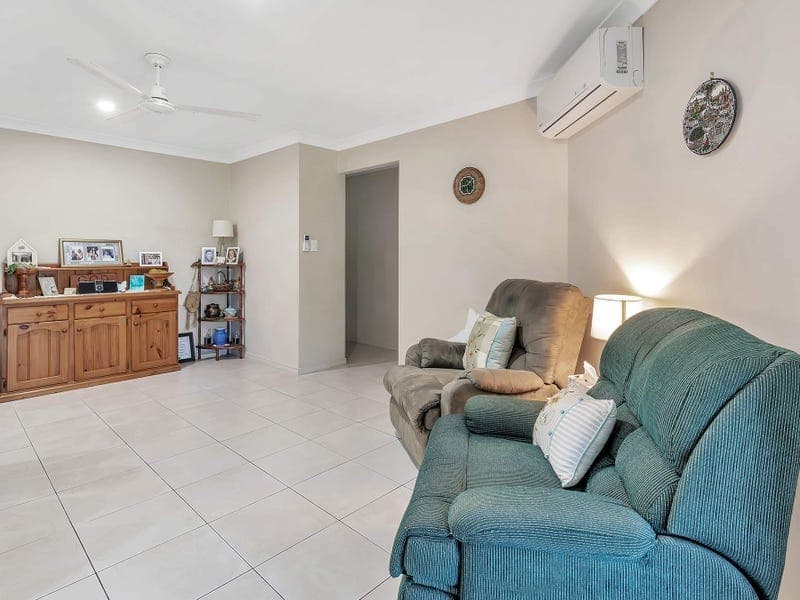 11 Pritchard Court, PACIFIC PINES  QLD  4211, Pacific Pines - Thumbnail 2