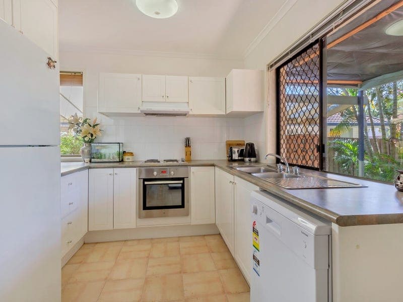 273 Bayview Street, HOLLYWELL  QLD  4216, Hollywell - Thumbnail 6