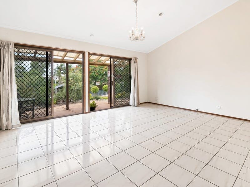5 Cobram Place, HELENSVALE  QLD  4212, Helensvale - Image 1