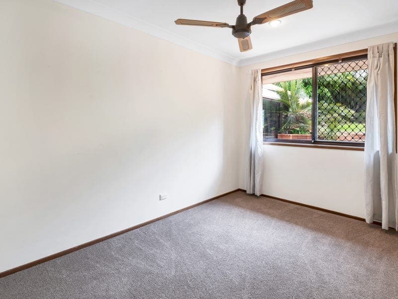 5 Cobram Place, HELENSVALE  QLD  4212, Helensvale - Thumbnail 2