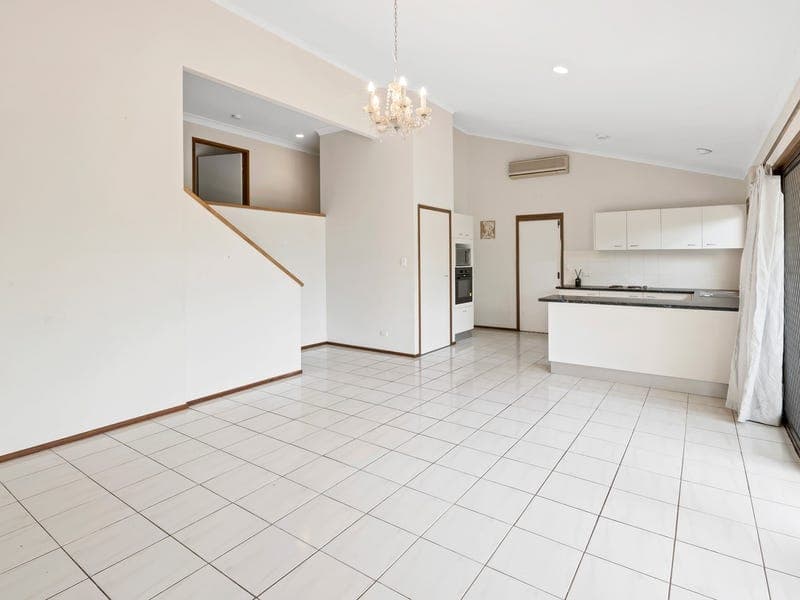 5 Cobram Place, HELENSVALE  QLD  4212, Helensvale - Thumbnail 8