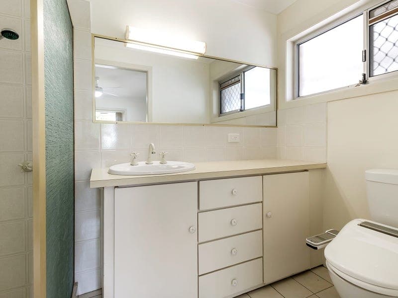 22 Bathurst Court, HELENSVALE  QLD  4212, Helensvale - Thumbnail 2