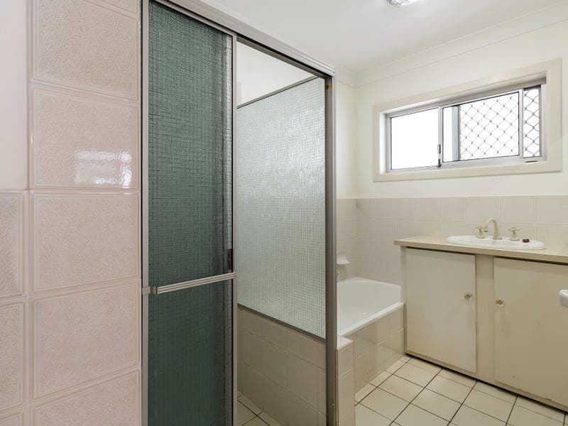 22 Bathurst Court, HELENSVALE  QLD  4212, Helensvale - Thumbnail 4
