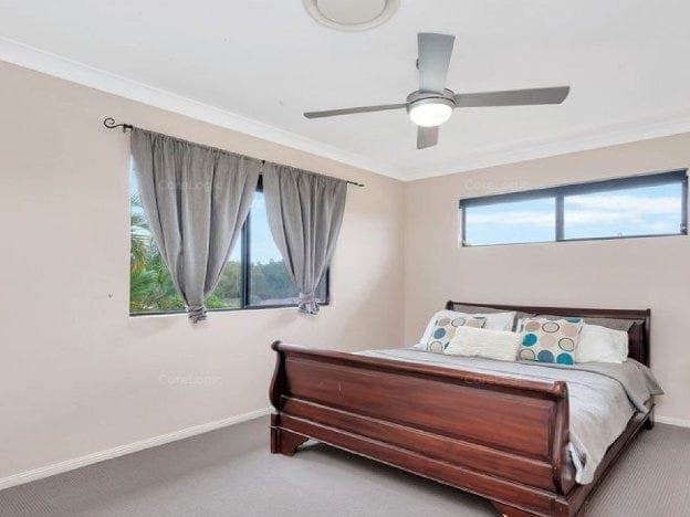 39 Maltravers Drive, ARUNDEL  QLD  4214, Arundel - Image 1