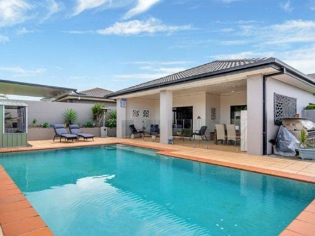 39 Maltravers Drive, ARUNDEL  QLD  4214, Arundel - Thumbnail 4