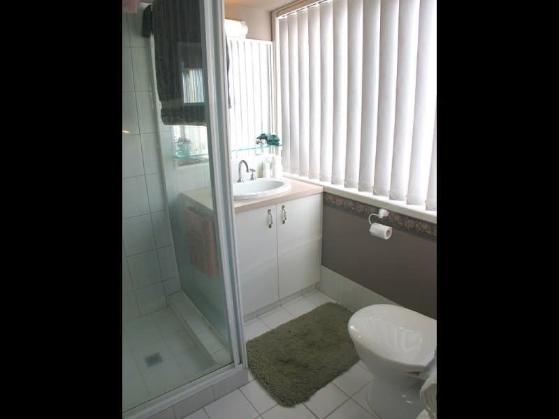 21 Bradstone Rd, CARRARA  QLD  4211, Carrara - Thumbnail 3