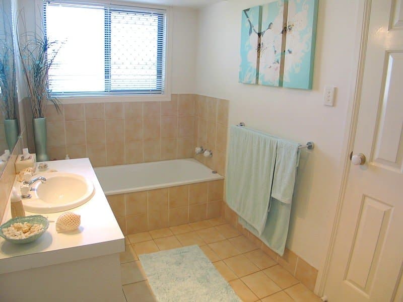 16 Bradstone Rd, CARRARA  QLD  4211, Carrara - Thumbnail 4