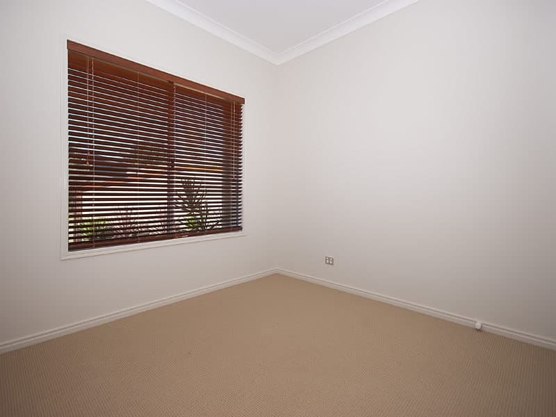 8 Settlers Avenue, UPPER COOMERA  QLD  4209, Upper Coomera - Thumbnail 6