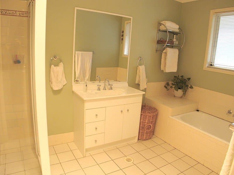4 Glenn Crt, WORONGARY  QLD  4213, Worongary - Thumbnail 4