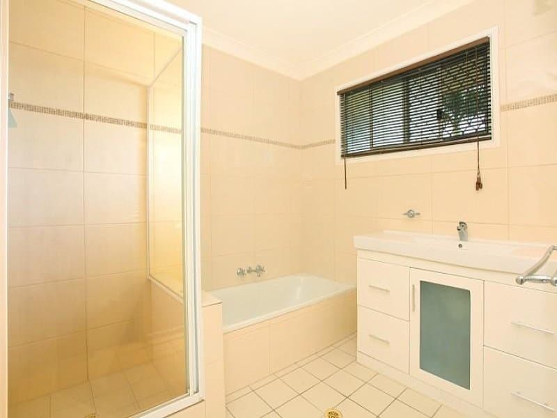 23 Murev Way, CARRARA  QLD  4211, Carrara - Thumbnail 2