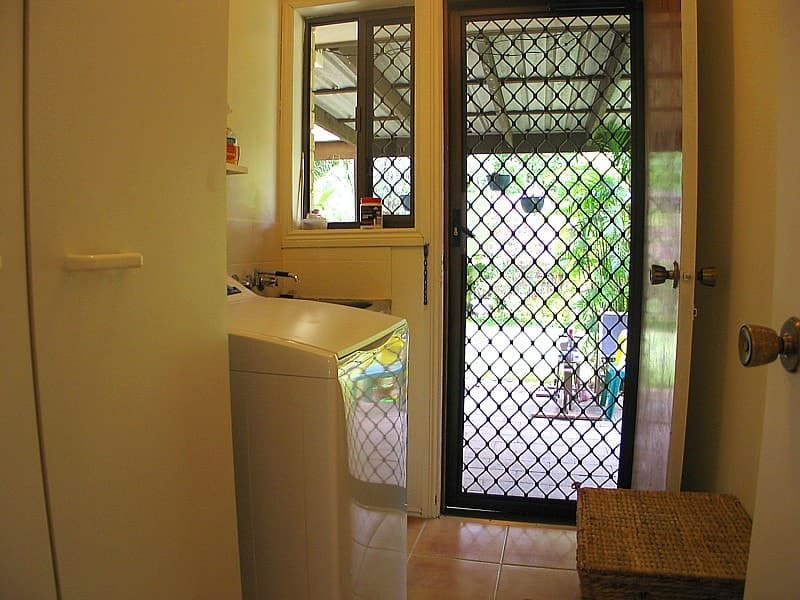9 Guthrie Pde, CARRARA  QLD  4211, Carrara - Thumbnail 2