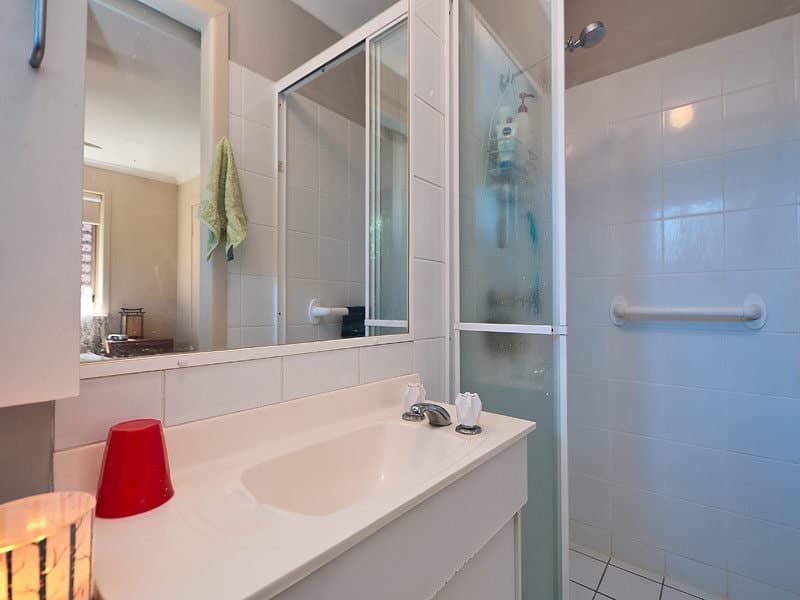 1 Greaves Court, CARRARA  QLD  4211, Carrara - Thumbnail 6