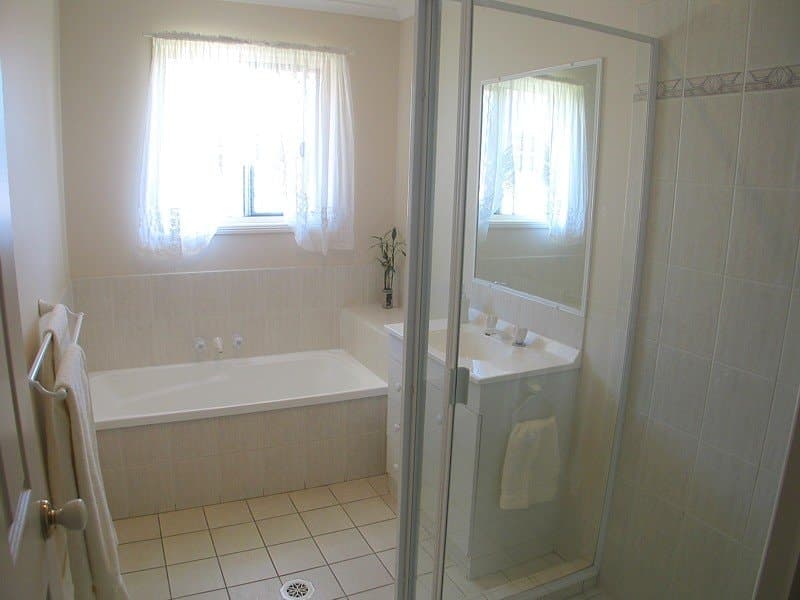 3 Winchester Dr, NERANG  QLD  4211, Nerang - Thumbnail 3