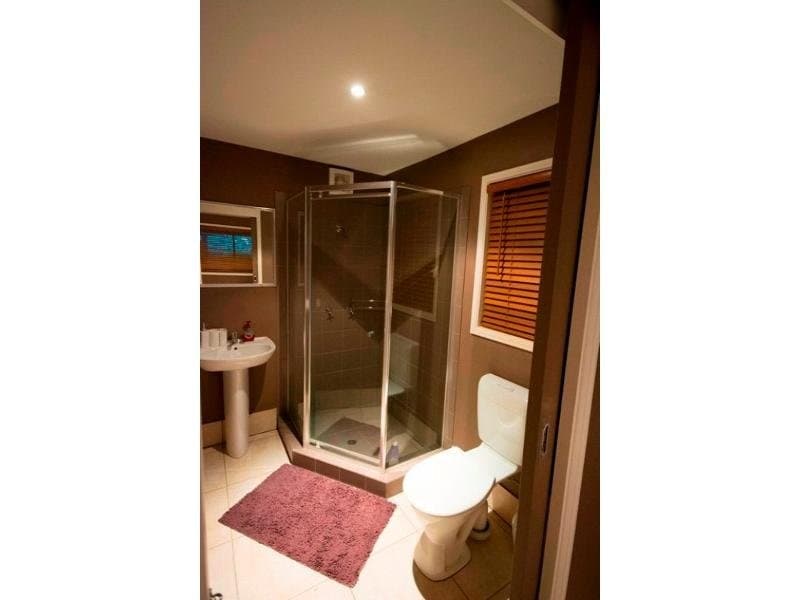 18 Tara Tce, CARRARA  QLD  4211, Carrara - Thumbnail 4