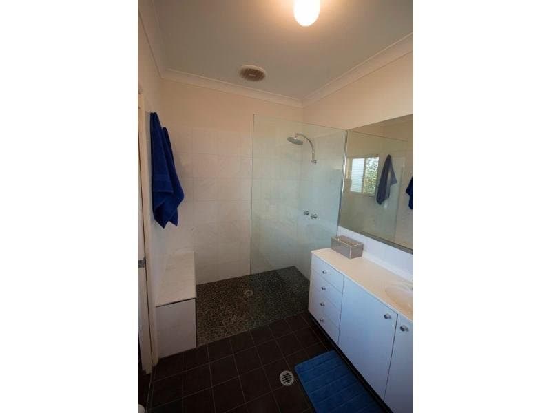 18 Tara Tce, CARRARA  QLD  4211, Carrara - Thumbnail 5