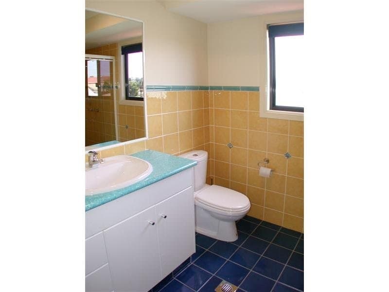 54 Hastings Crescent, CARRARA  QLD  4211, Carrara - Thumbnail 4