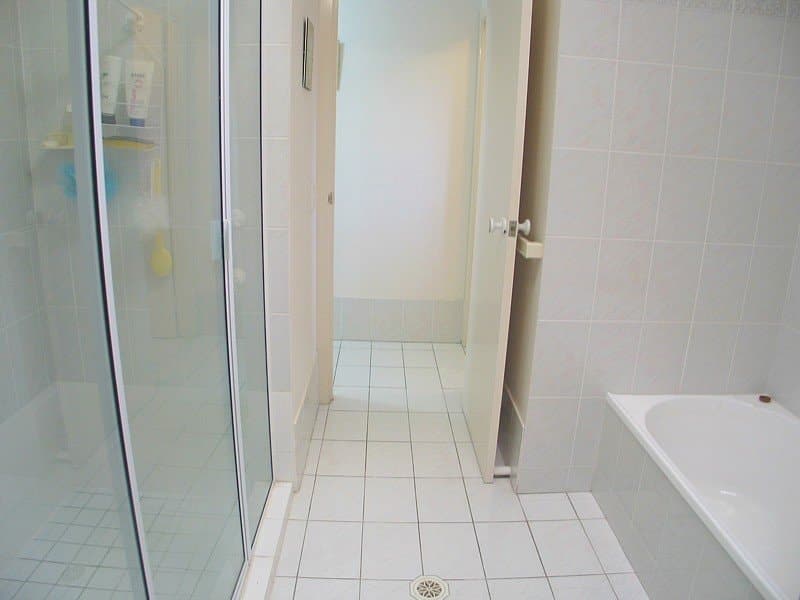31 Hastings Crs, CARRARA  QLD  4211, Carrara - Thumbnail 6
