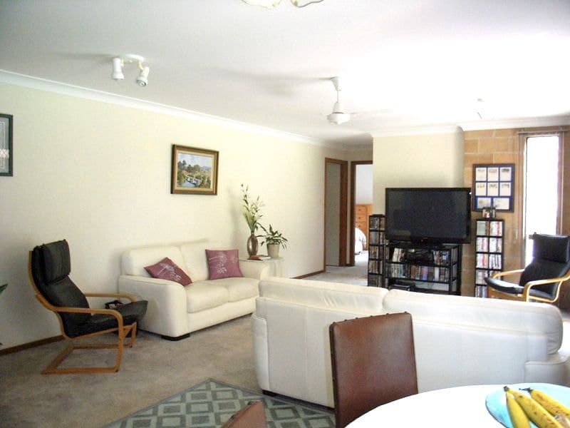 10 Raymond Close BELLINGEN NSW, Bellingen - Image 1