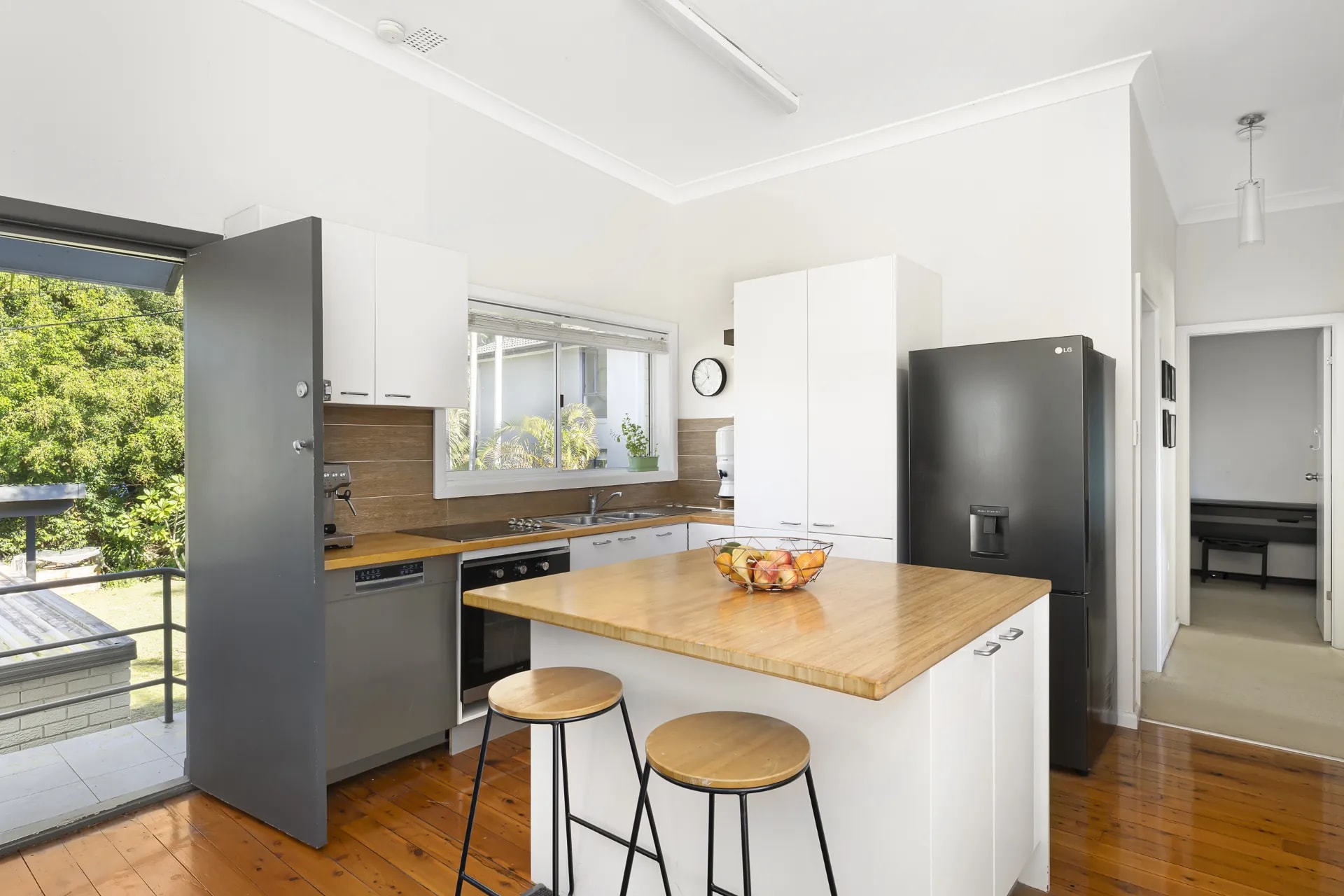 21 Grenfell Avenue, North Narrabeen, NSW, North Narrabeen - Thumbnail 5