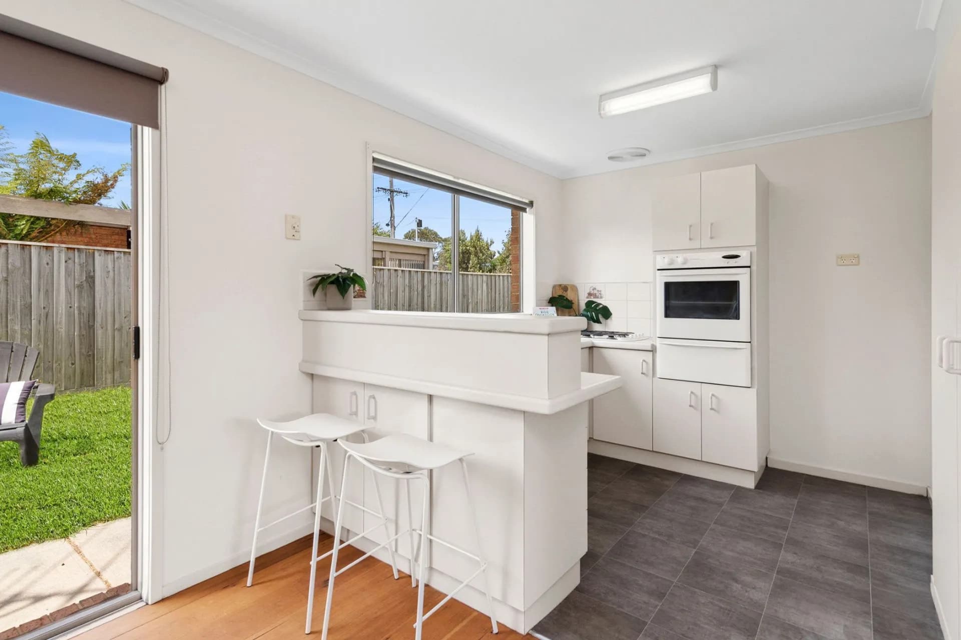 300 Eastbourne Road, Rosebud, VIC, Rosebud - Thumbnail 2