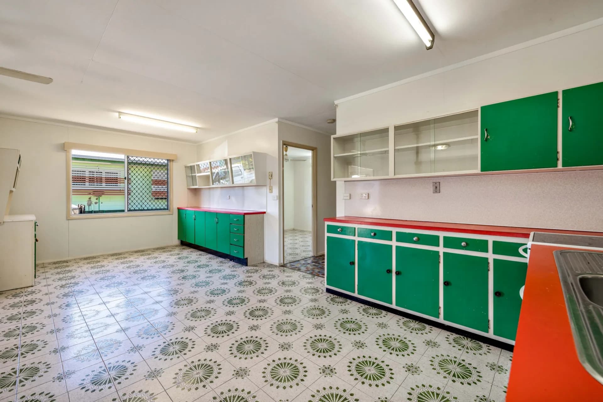 23 Hogan Street, Westcourt, QLD, Westcourt - Thumbnail 4