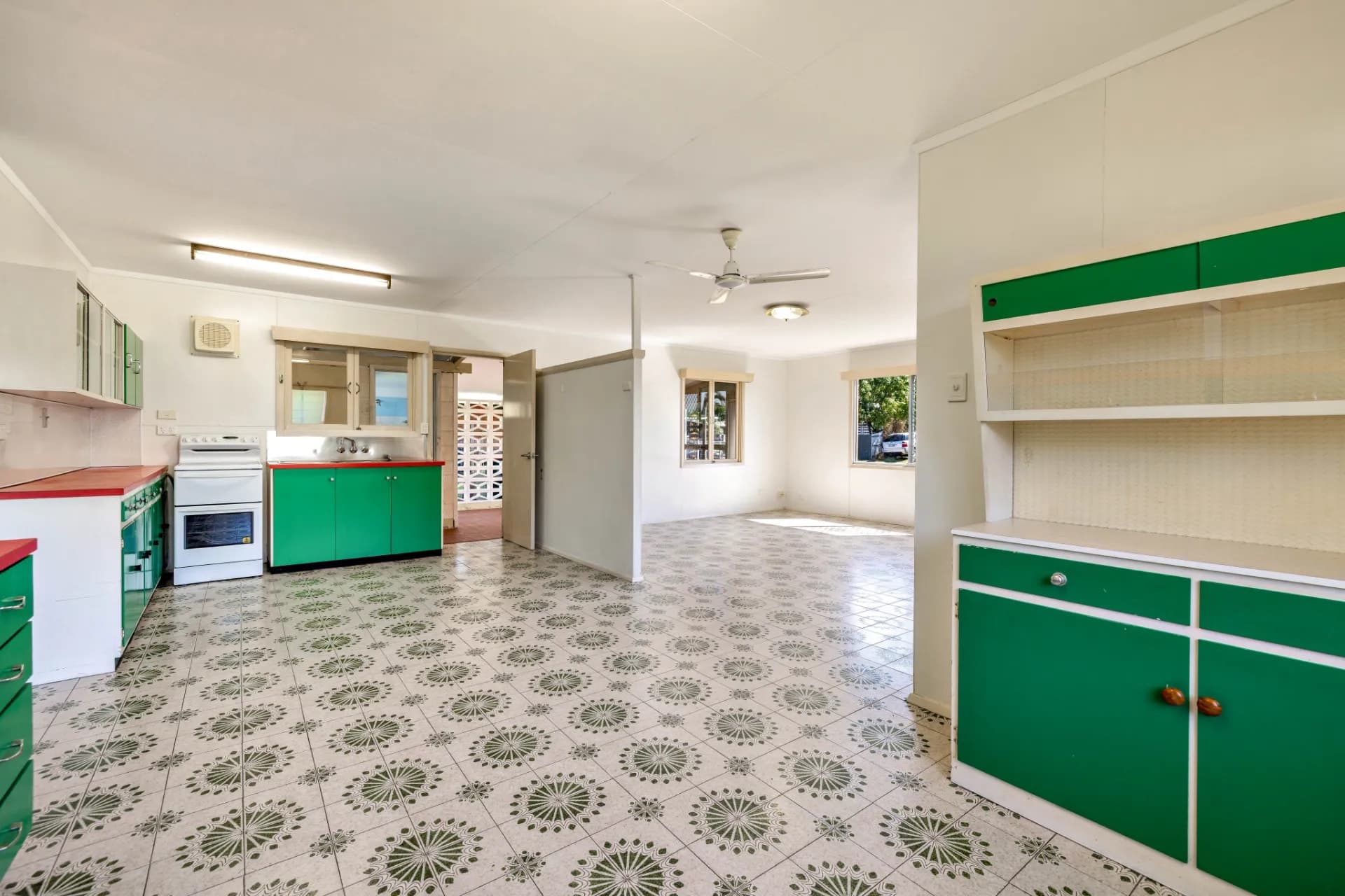23 Hogan Street, Westcourt, QLD, Westcourt - Thumbnail 5