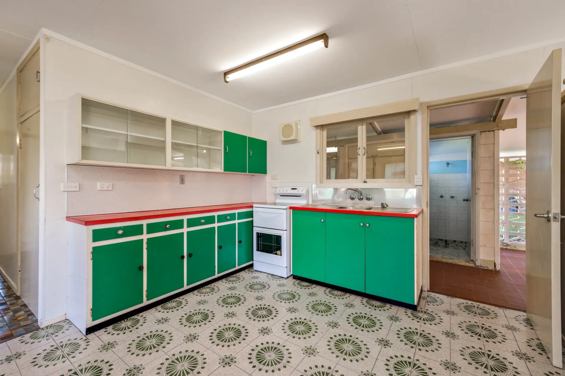 23 Hogan Street, Westcourt, QLD, Westcourt - Thumbnail 6