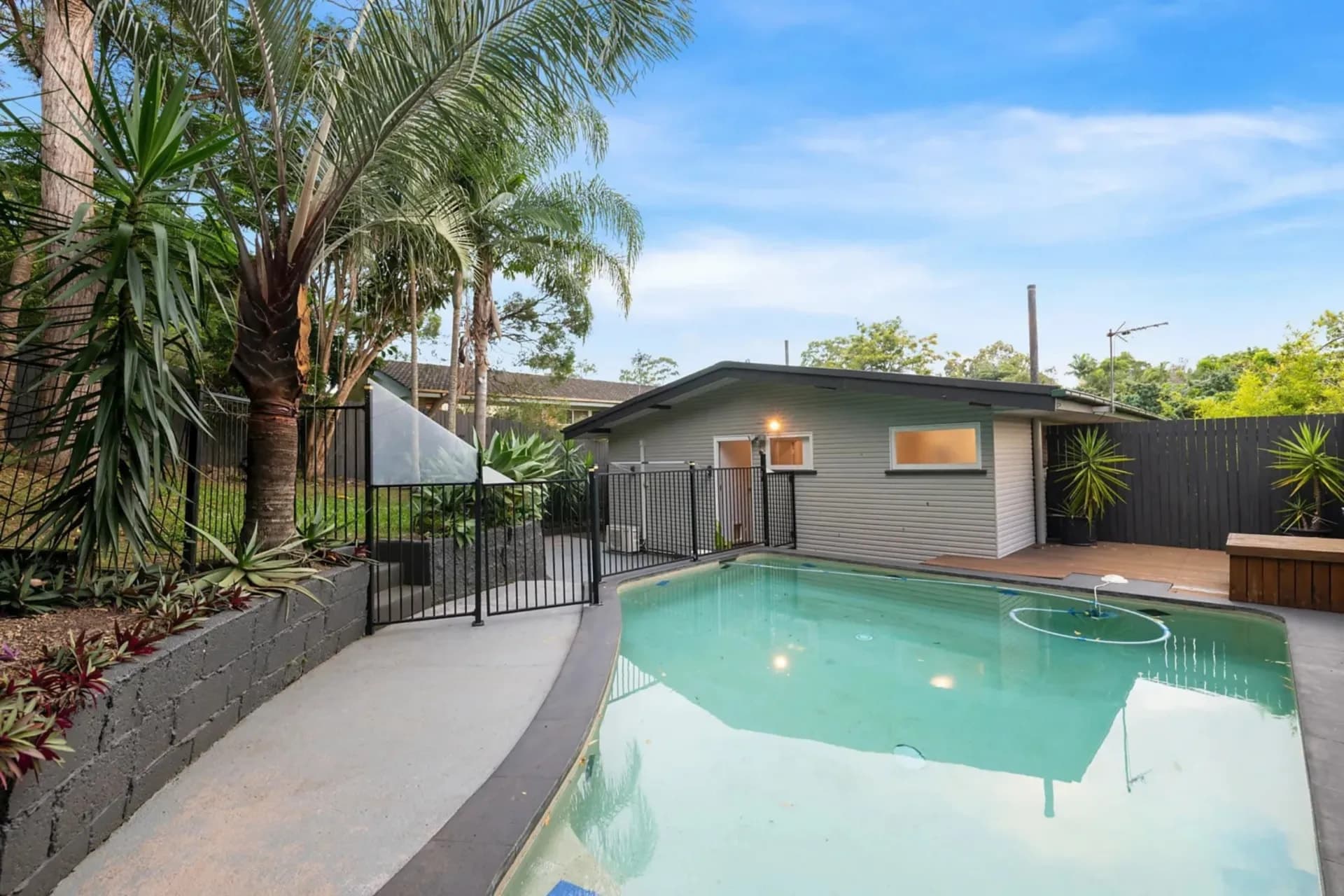 444 Nursery Road, Holland Park, QLD, Holland Park - Image 1