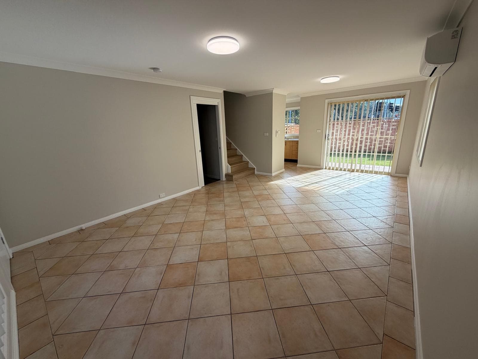 7/1 Lions Ave Lurnea, Townhouse for Rent, Lurnea - Thumbnail 3
