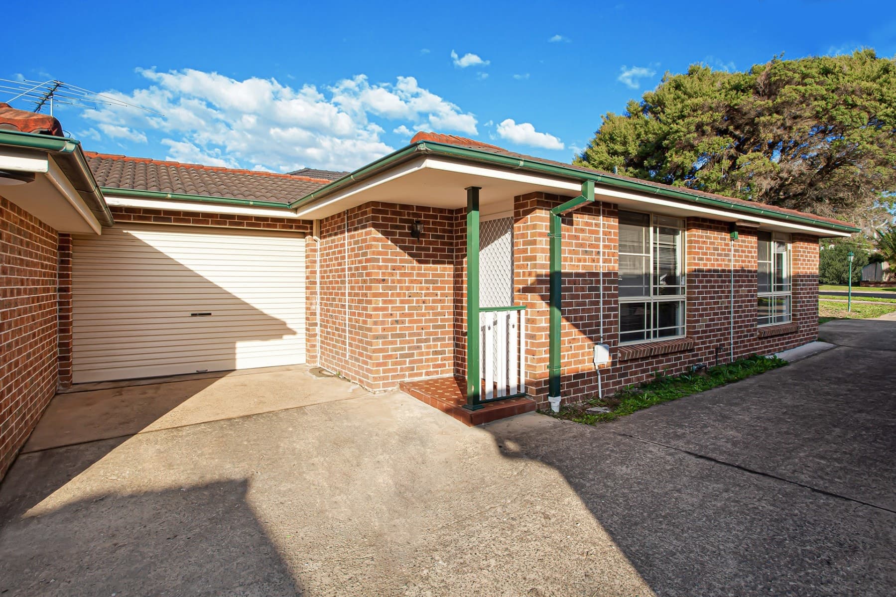 2/29-31 Cornwall Road Auburn, Villa for Rent, Auburn - Image 1