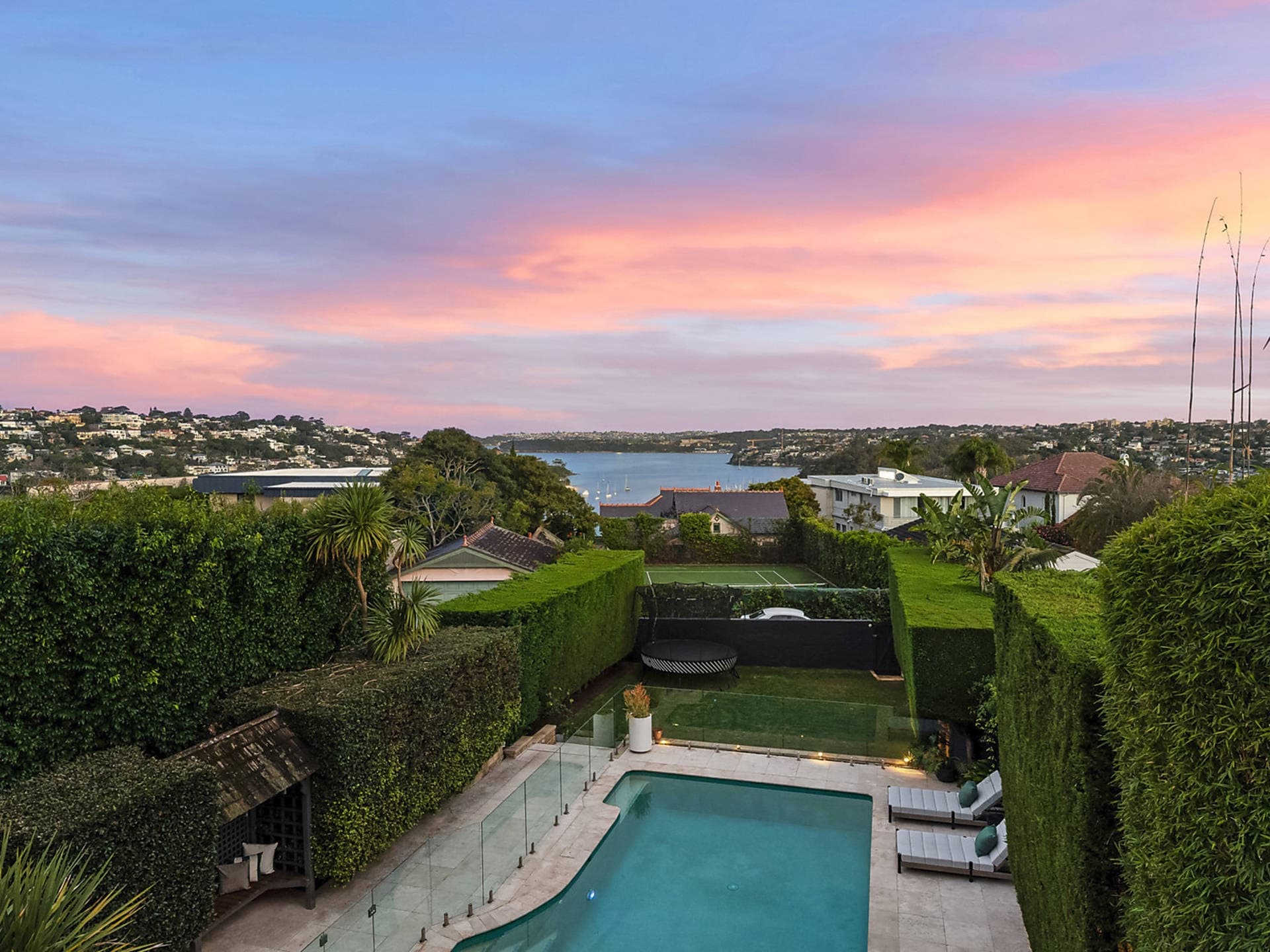 33 Ponsonby Parade, Seaforth, Seaforth - Thumbnail 2