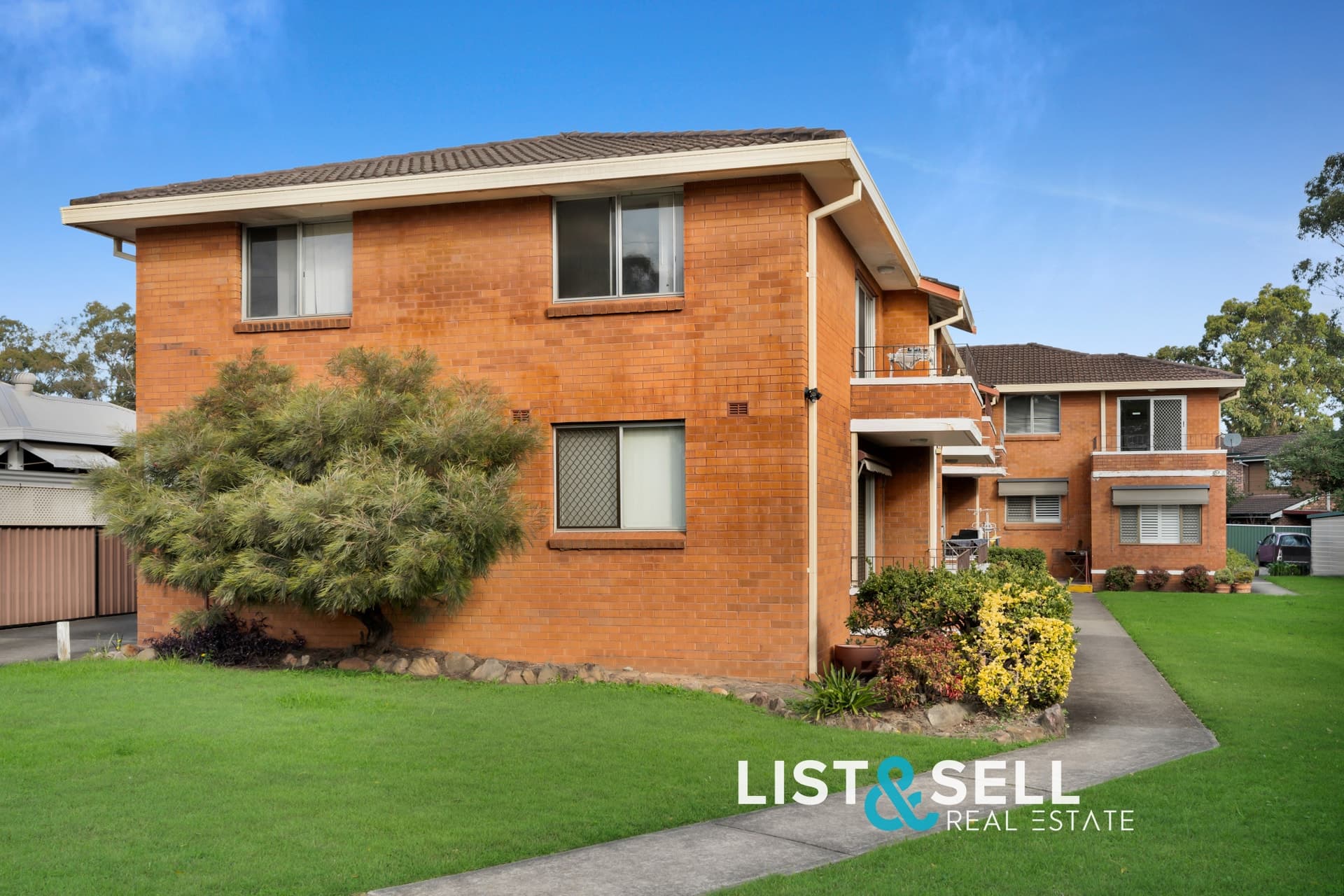 9/25 Trafalgar Street, Glenfield, NSW 2167, Glenfield - Image 1