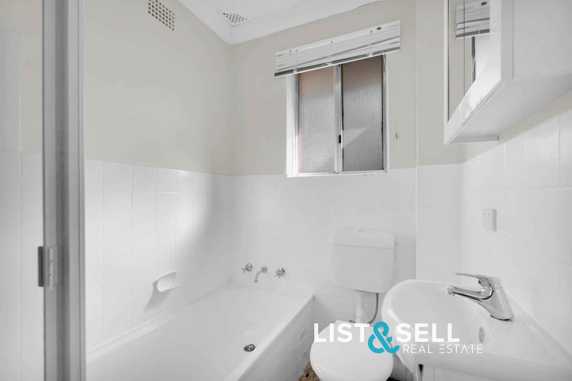 9/25 Trafalgar Street, Glenfield, NSW 2167, Glenfield - Thumbnail 4