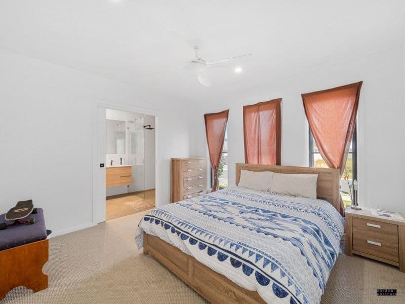 8 Serenity Bay Road EMERALD BEACH NSW, Emerald Beach - Thumbnail 7