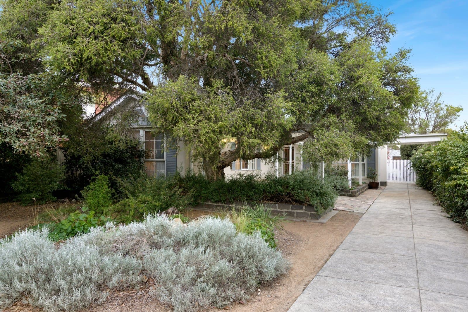12 Short Street,
                        
                    
                    
                        
                            Hampton East, Hampton East - Image 1