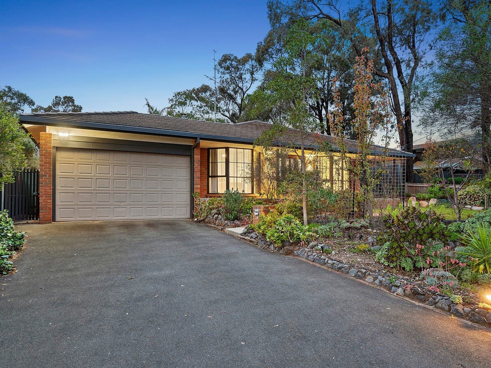 218 North Harley Street,
                        
                    
                    
                        
                            Strathdale, Strathdale - Image 1