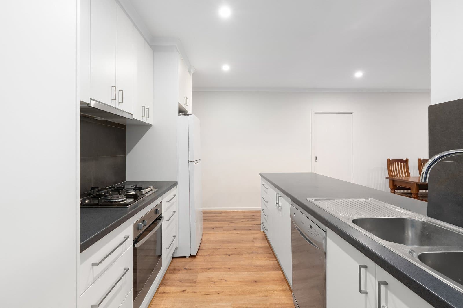 12 Kidman Avenue, Belmont, Belmont - Thumbnail 4