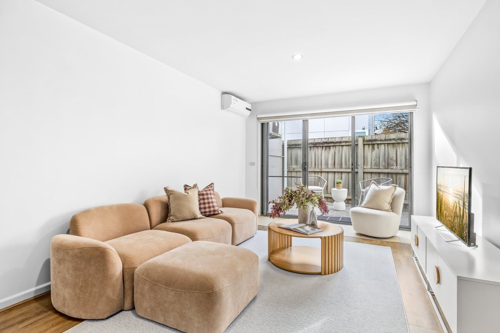 5/19-21 Willesden Road, Hughesdale, Hughesdale - Thumbnail 2