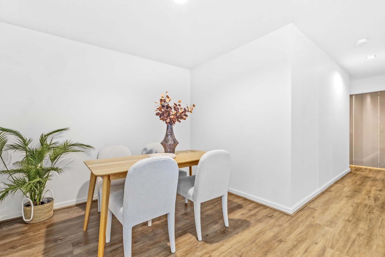 5/19-21 Willesden Road, Hughesdale, Hughesdale - Thumbnail 3