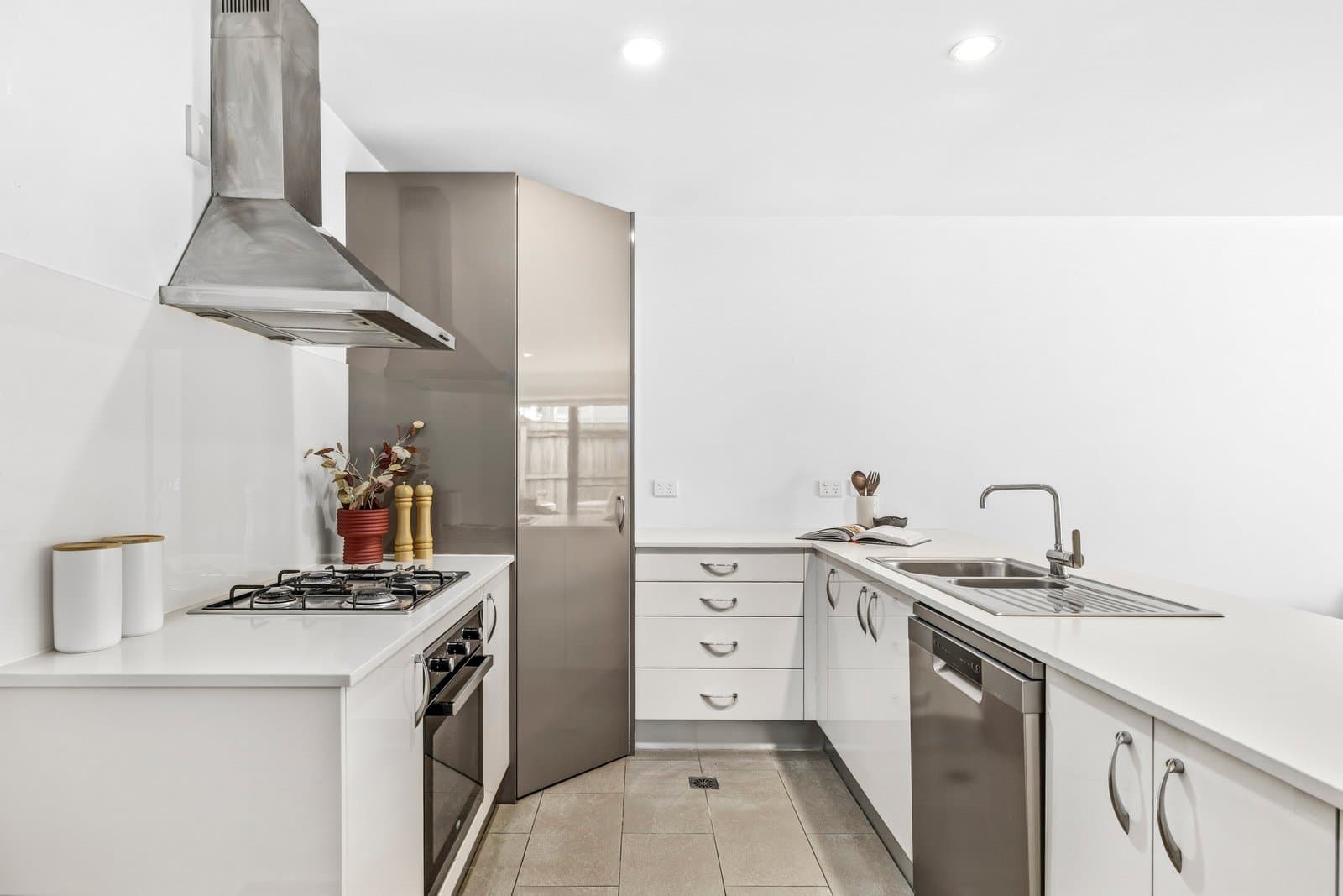 5/19-21 Willesden Road, Hughesdale, Hughesdale - Thumbnail 4