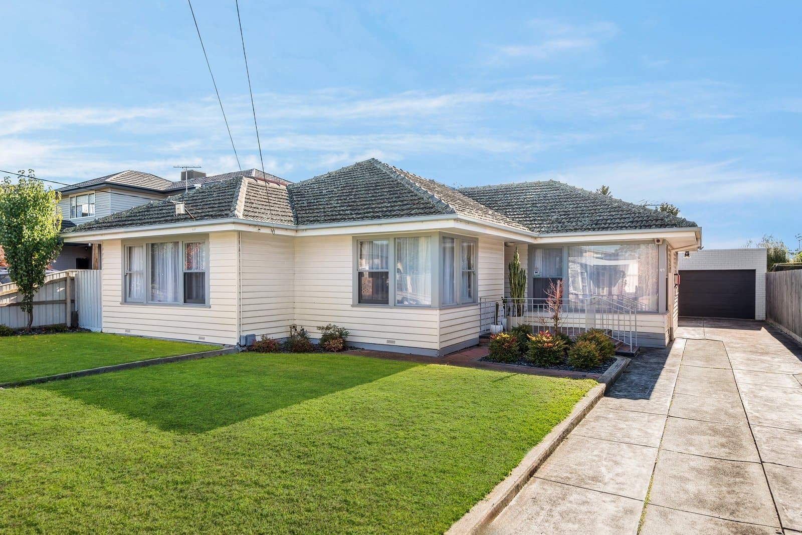 49 Hamlyn Avenue,
                        
                    
                    
                        
                            Hamlyn Heights, Hamlyn Heights - Image 1