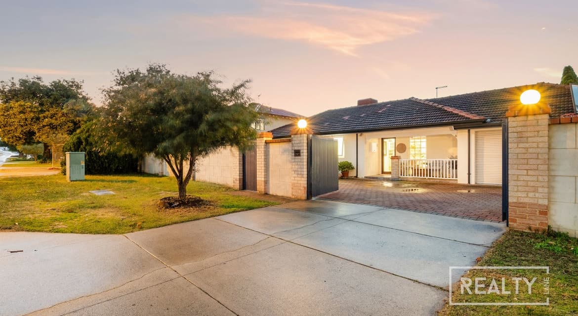 220 Newborough Street, Karrinyup 6018, Karrinyup - Thumbnail 2