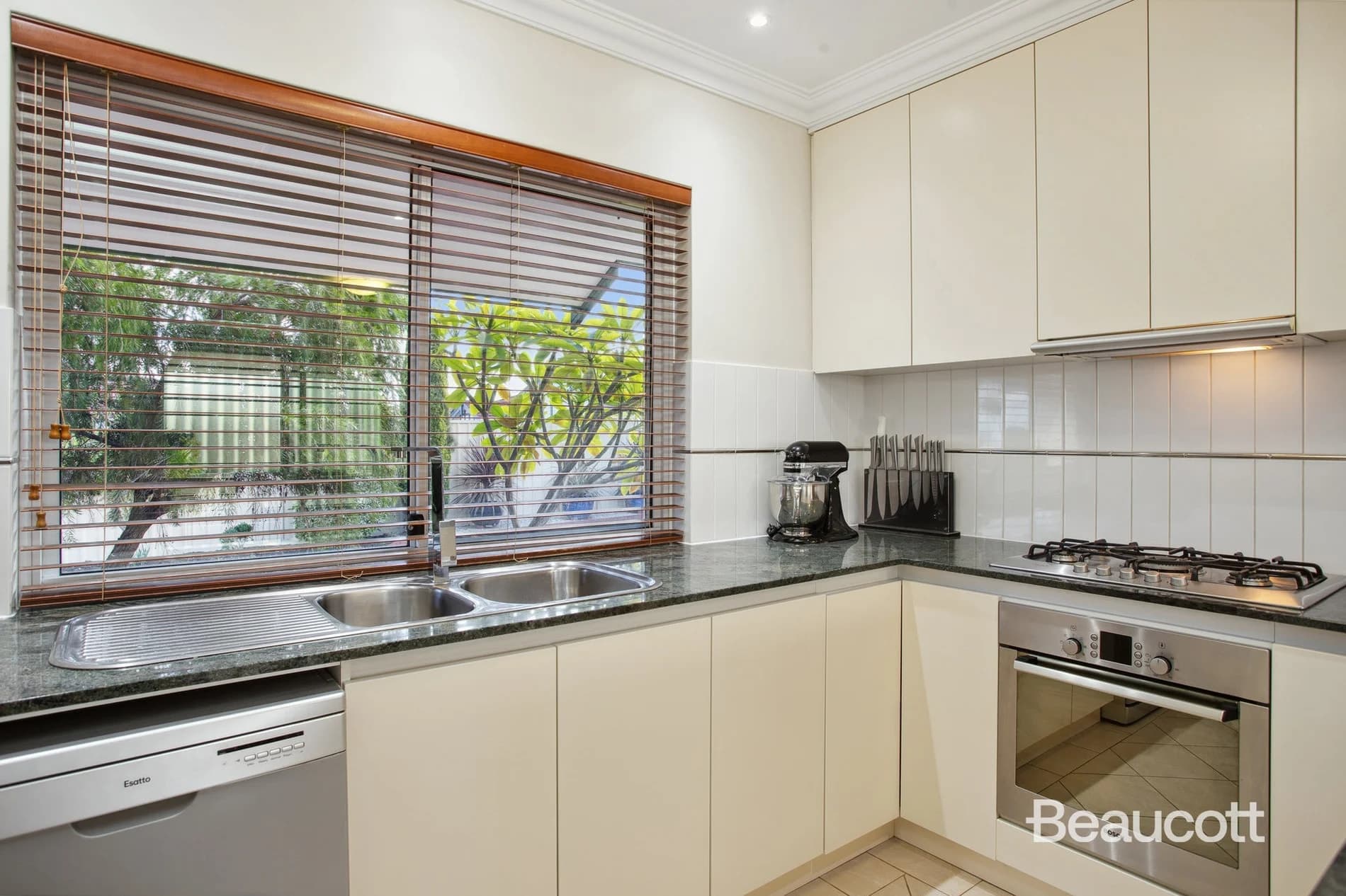 6/27 Falkirk Avenue, MAYLANDS WA 6051, Bedford - Thumbnail 5