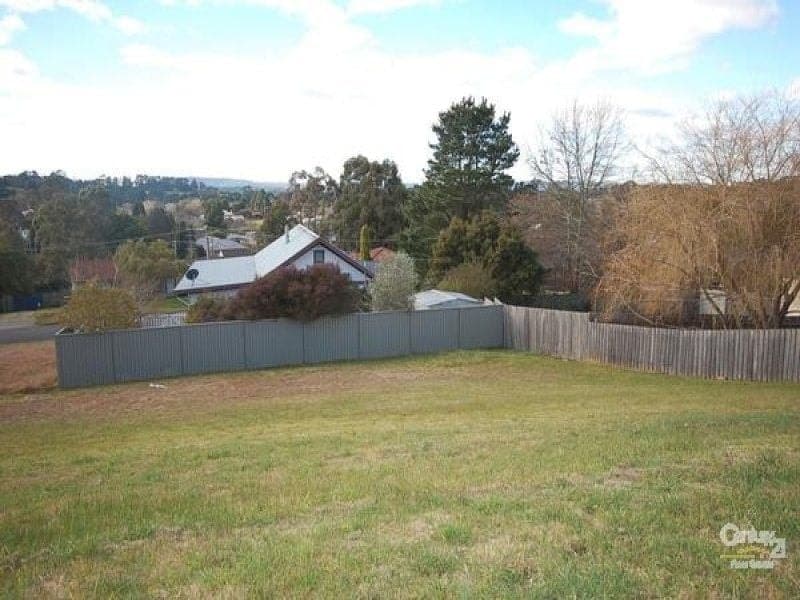 1 Attunga Place, MOSS VALE NSW, Moss Vale - Image 1